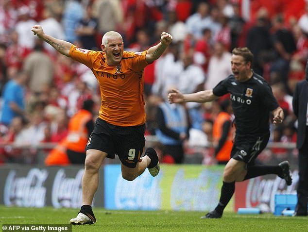 Bivši napadač Hull Cityja pokrenuo je svoju stranu do Premijer lige u svibnju 2008