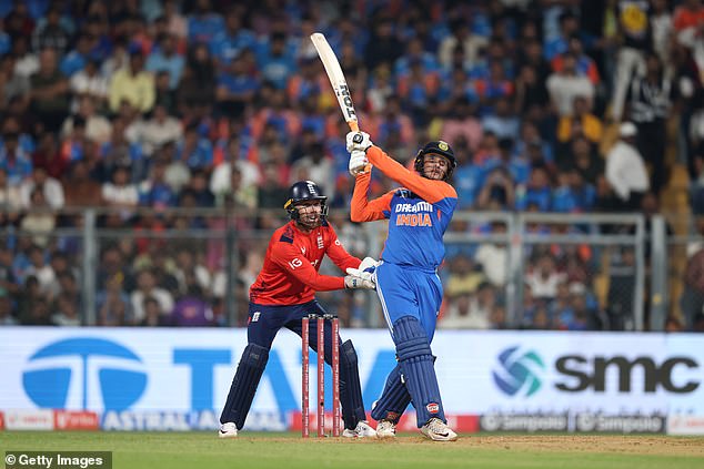 Stadion Wankhede u Mumbaiju otišao je na Berserk kad je Abhishek Sharma izdvojio Englesku u veljači ove godine