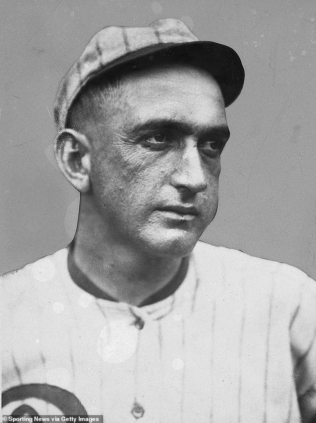 Jacksonova umiješanost u skandal 'Black Sox' dugo se raspravljala - čak i nakon njegove smrti 1951. - i dugo je održao svoju nevinost. Sada se smatra kultnim herojem u američkim sportovima.
