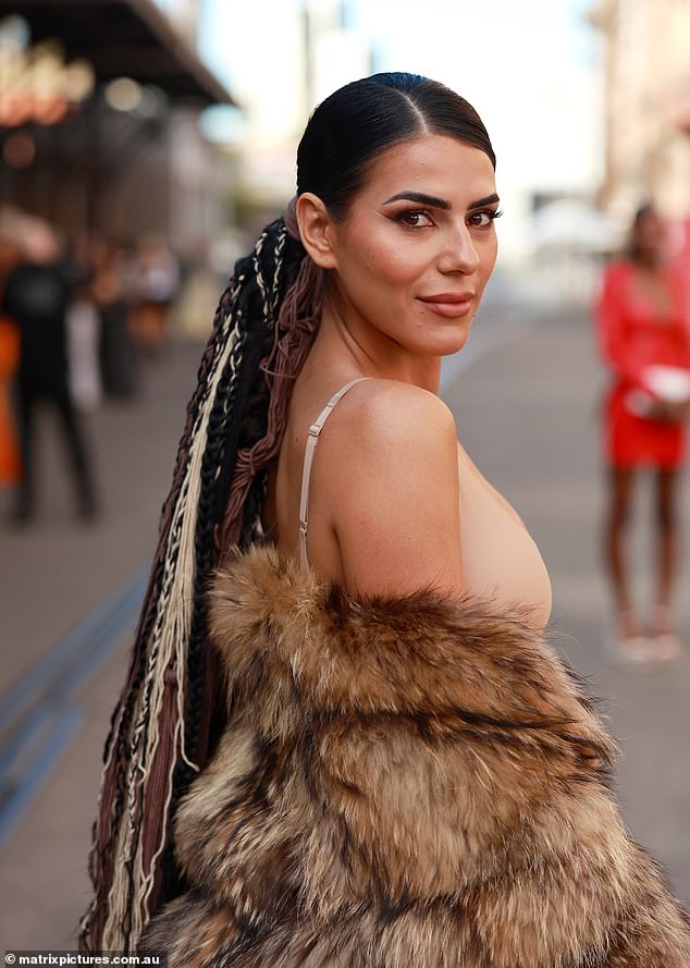 U razgovoru za Daily Mail Australia u siječnju, Carina je rekla da je laskala nadimak 'Temu Kim', ali to se ipak nasmijala