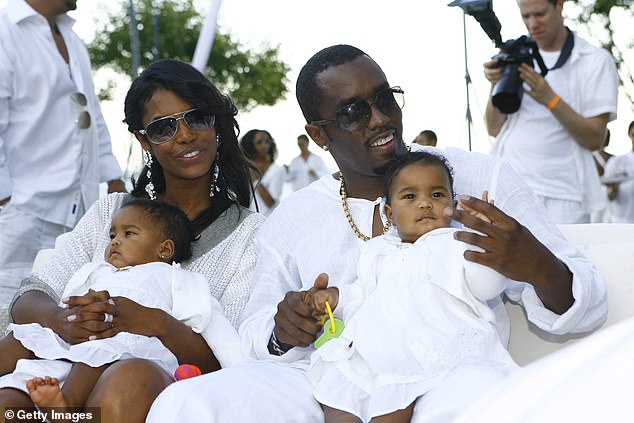 Jessie i D'Lila prikazani s roditeljima Kim Porter i Diddy