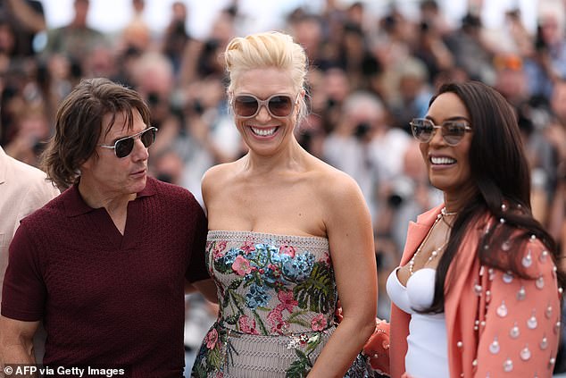 Hannah Waddingham, čija je cameo u novom filmu otkrivena samo u nedavnom izdanju prikolice, bila je glam u haljini cvjetne perle