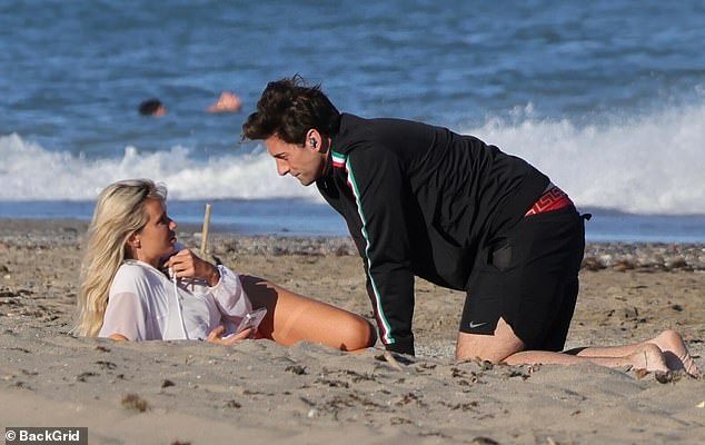 Samo nekoliko dana prije incidenta Argent i Artursson bili su slikani kako izgledaju sretno na plaži (picled 2. svibnja)