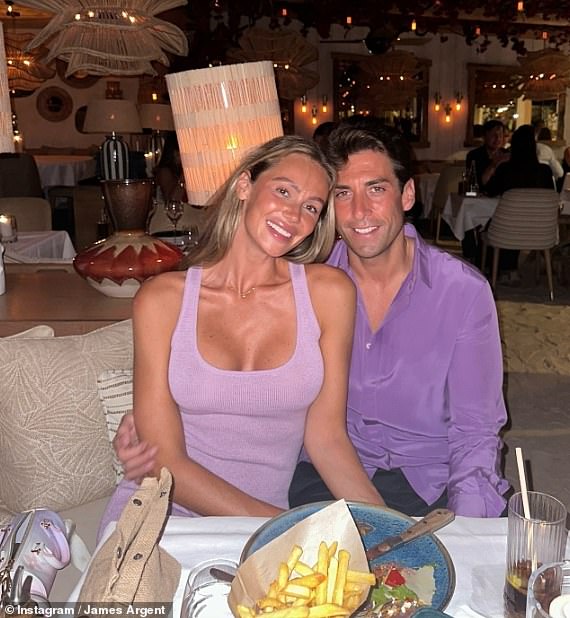 Promatranje dolazi kao očevidac koji je tvrdio da je MailOnline čuo da je Argent čuo kako 