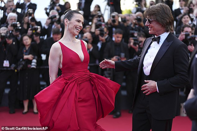 Vodeća dama filma Hayley je reprizirala svoju ulogu Grace, bivši lopov pretvorio agenta MMF -a i saveznik Tominom Ethanu Hunu