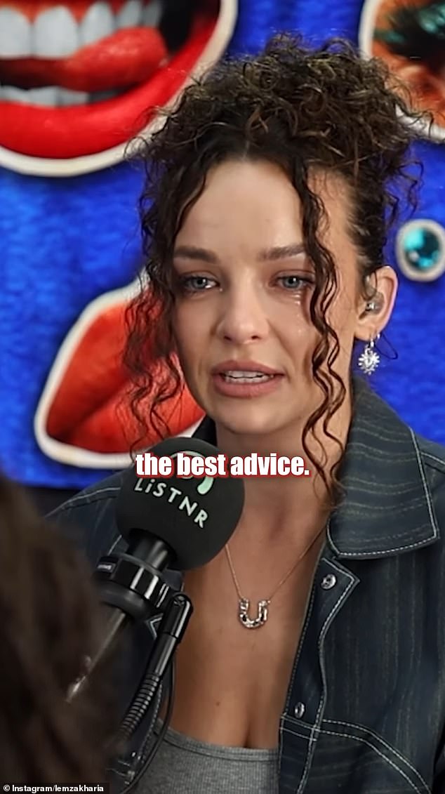 Govoreći o njoj, puno je podcast prošli tjedan, Abbie je priznala da se bori tijekom vikenda usred svađe