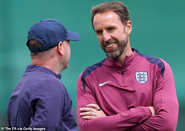 Također misli da bi bivši engleski šef Gareth Southgate bio solidan izbor