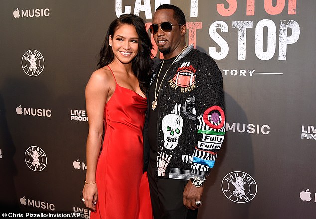 U jednom trenutku tijekom unakrsnog ispitivanja, međutim, izrazila je frustraciju i rekla da porota ne dobiva cijeli kontekst razmjene tekstualnih poruka; Gledano 2017. u Beverly Hillsu