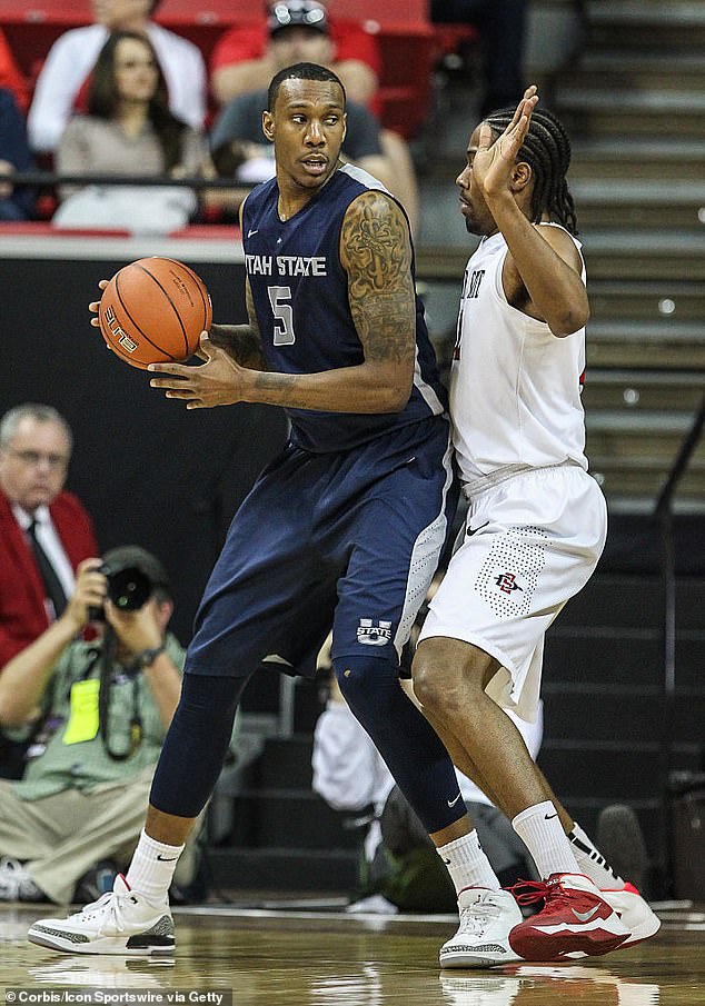 Dallas-rođeni Shaw igrao je za Oklahoma State i Utah State tijekom svoje fakultetske karijere