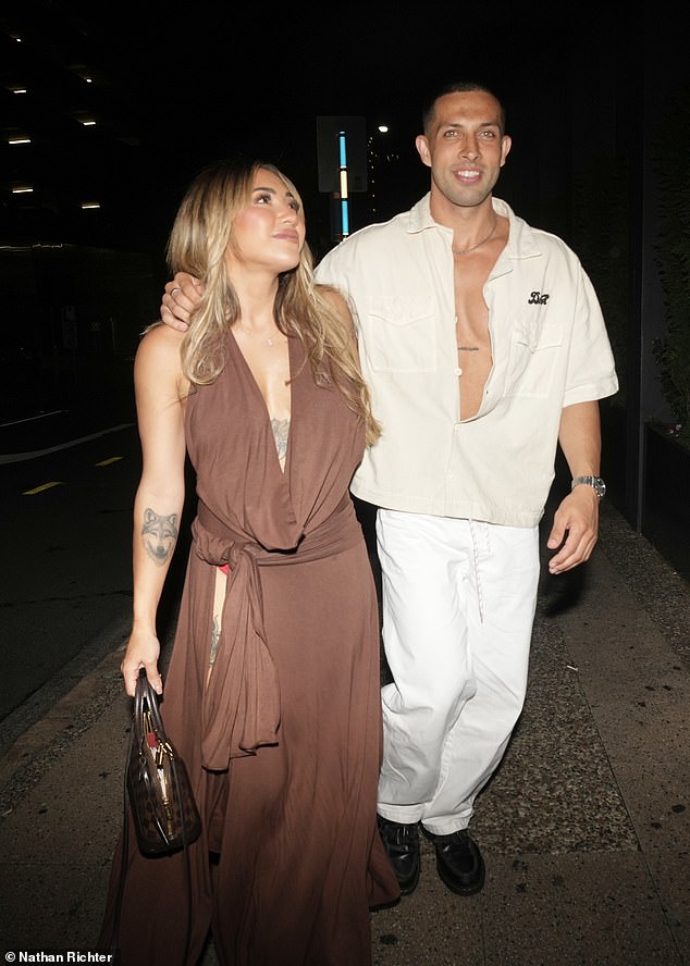 Dok su Jamie i Eliot nedavno postavljali jezike kako mahaju zbog potencijalne romantike, Awhina i Teejay također su izgledali vrlo ugodno u društvu jedni drugima