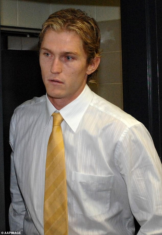 Adam Selwood odigrao je 187 utakmica za West Coast, osvojivši premijera 2006. godine