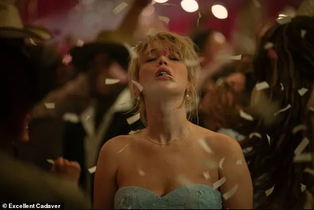 Glumica glumi kao majka koja se bori protiv psihoze u svom novom filmu Die, My Love, koja je u subotu premijerno prikazana na filmskom festivalu u Cannesu