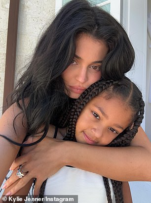 Kardashians producentica zvijezda također je dovela svoje dvoje djece - kćer Stormi Webster, 7; i sin Aire Webster, 3