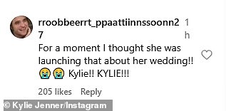 Korisnik Instagrama @rroobbeerrt_ppaattiinnssoonn27 komentirao je: 'Na trenutak sam mislio da je to pokrenula o svom vjenčanju! Kylie! Kylie! '