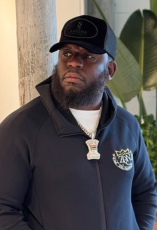 Zül-Qarna¿n Nantambu, 43, tvrdi da je jedan od muškaraca viđen kako se svađa s bivšom NFL zvijezdom