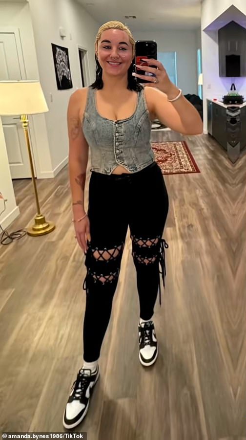 Amanda je napustila svoju uspješnu glumačku karijeru u dobi od 24 godine usred borbi za mentalno zdravlje koje se nastavljaju do danas