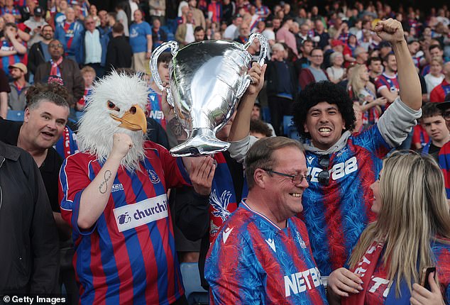 Bila je to zabava u palači dok je Selhurst Park proslavio prošlotjedni trijumf FA Cup u stilu