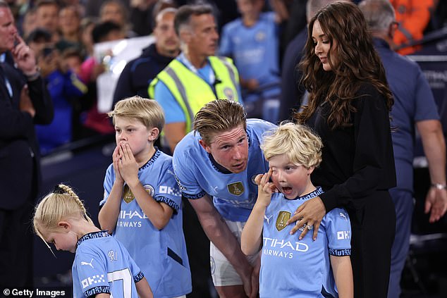 Zvijezda Manchester Cityja odlazi dodala: 'Obožavatelji su od početka bili toliko dobrodošli, a imati gotovo cijeli stadion koji podržava mene i moju obitelj znači sve'