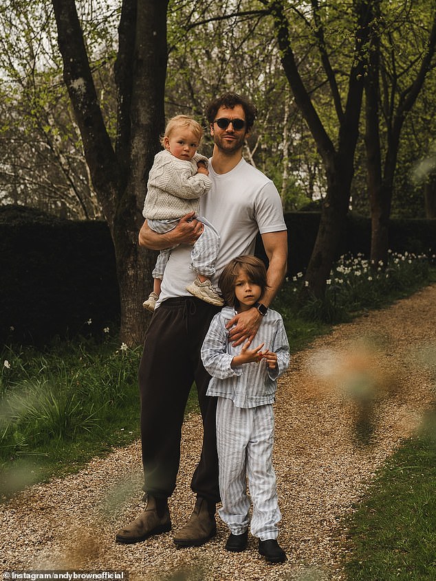 U postu koji se dijeli prošli tjedan, Andy je otkrio da je uspješno pronašao donatora i da je prošao kemoterapiju uoči transplan