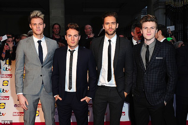 Ryan Fletcher, Adam Pitts, Andy i Joel Peat iz Lawsona koji su stigli na nagrade Pride of Britain 2013. u Grosvenor House