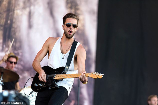 Prije šest godina, Andyju je dijagnosticiran akustični neuroma-nekokrasni tumor na mozgu koji raste na živcu u unutarnjem uhu