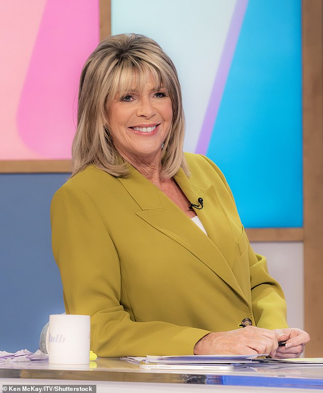 Sidrišta Ruth Langsford (na slici svibnja 2025.) i Kaye Adams vjeruje se da su 'ljuta' i 'panični' o tome da su im život u pitanju, što izaziva uznemiruju iza kulisa
