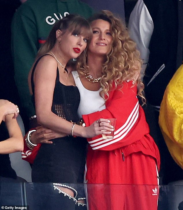 Blake i Taylor jednom su bili tako bliski ¿doslovno. Prevukli su se jedni preko druge u Nights Out ili veselo prigrlili igrališta na igri Kansas City Chiefs, dok je Taylorov dečko, uski kraj Travis Kelce, postigao još jedan touchdown.