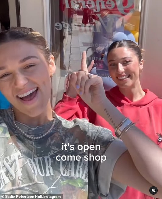 Ne zatrudnjela je bila frustrirajuće za Robertsona, čija velika sestra Sadie (L, na slici 3. svibnja) trenutno očekuje svoje treće dijete sa suprugom Christianom Huffom