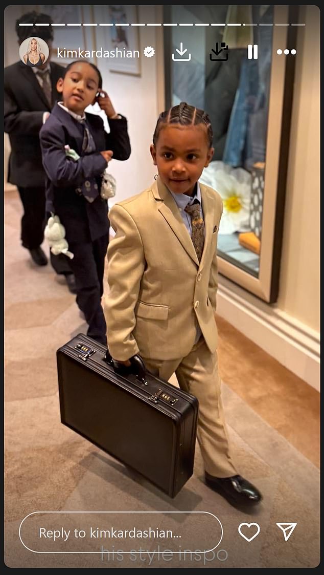 Nejasno je je li njezina najstarija kći, 11 godina, bila prisutna