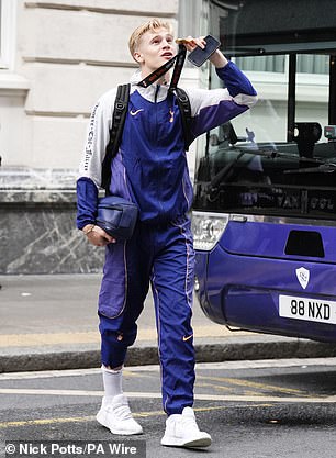 Lucas Bergvall pokazao je svoju medalju fanovima