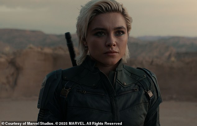 A njezin je glumci skrenula kao Yelena Belova u filmu Marvel superheroj izdvojila pohvale obožavatelja i kritičara (na slici)