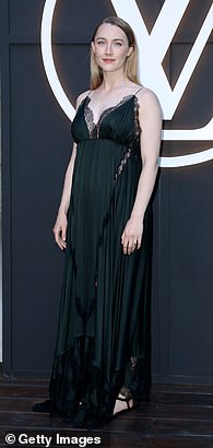 Pridružio im se Saoirse Ronan za veliku noć