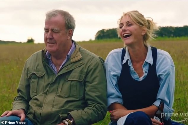 TV voditeljica od tada je izgubila gotovo dva kamena i bavi se vitkijim, zdravijim izgledom, ali svejedno je njegova djevojka Lisa Hogan 'odustala' zbog toga što ga čini dobro (na slici zajedno)