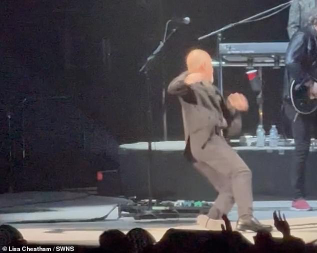 Dok je nastupao u odmaralištu Mohegan Sun u Montvilleu, Connecticut u veljači, Joel