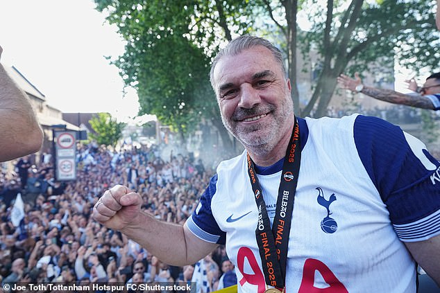 PosteCoglou je navijačima dostavio poruku tijekom povorke trofeja Europa lige