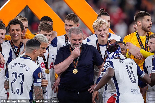 Mail Sport izvijestio je da su igrači PosteCogloua ne vjeruju da će ostati glavni sljedeće sezone