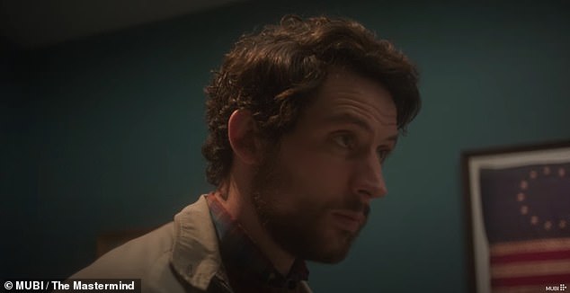 Zvijezda par u nadolazećem pljačkom filmu, koji vidi Mooney (Josh) i dva saučesnika ukrade neke muzejske slike, ali kad stvari idu na sijeno, Moodyjev život razriješi i on je prisiljen na život u bijegu