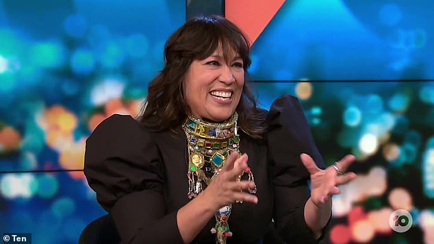 Pjevačica veterana pojavila se na projektu kanala Ten u petak navečer, a uručen mu je intervju iz 1985. godine iz Hutchencea u kojem ju je nazvao imenom kućnog ljubimca