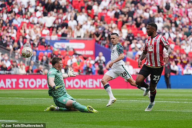 Sheffield United preuzeo je vodstvo kad je Tyrese Campbell hladno pucao nad golmanom