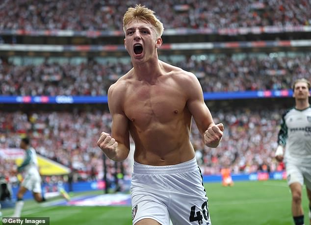 Devedeset i pet minuta u finalu protiv Sheffield Uniteda, tinejdžerske zamjene namijenjene kontroverznom prelasku u Brighton u ljeto je postigao gol koji katapultira crne mačke natrag u Premier ligu