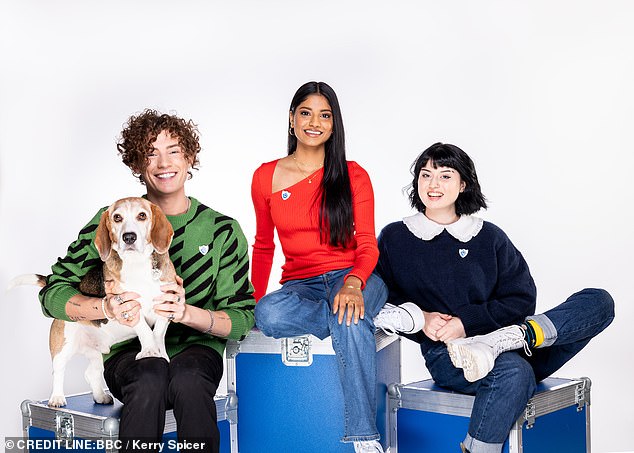 Izvori kažu da su pokušali zadržati svoju romansu pod omote, ali njihovu su tajnu nedavno otkrili neki njihovi kolege