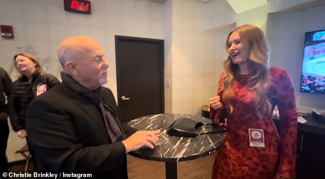 Prenijela je snimke svog sudjelovanja u jednom od Joelovih nedavnih koncerata s njihovom kćeri Alexa Ray Joel, 39, kao i isječak Alexa i njezinog oca u backstageu