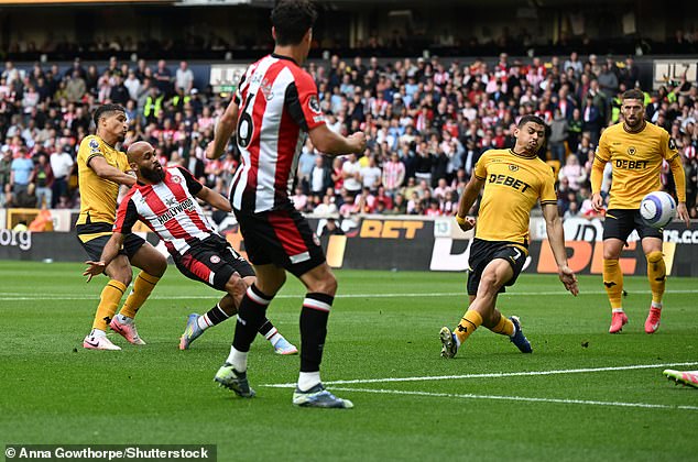 Mbeumo je poprimio loptu kući kako bi probio zastoj posljednjeg dana Premier lige