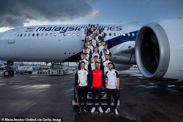 Man United odletio je u Maleziju na svoju turneju nakon sezone samo nekoliko sati nakon što je igrao Aston Villa