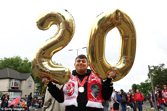 Obožavatelji su putovali iz cijele zemlje kako bi proslavili 20. pobjedu na vrhu kluba