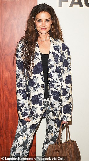 Mama Katie Holmes na zabavi Poker Face Season 2 u NYC -u 6. svibnja