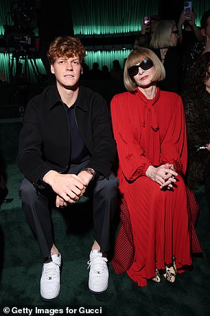 The world No1 was seated next to tennis superfan Anna Wintour