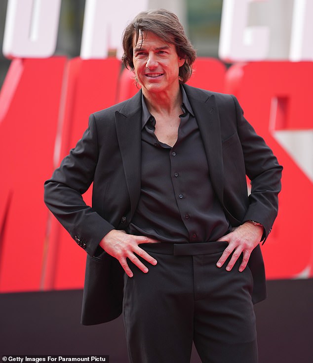 Obožavatelji misle da Suri više liči na tatu Tom - viđen ovdje u NYC -u 18. svibnja - nego mama Katie