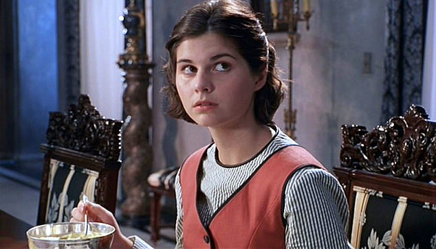 Njezine druge uloge uključivale su komediju/romansu iz 1997. godine kozmetičarka i zvijer