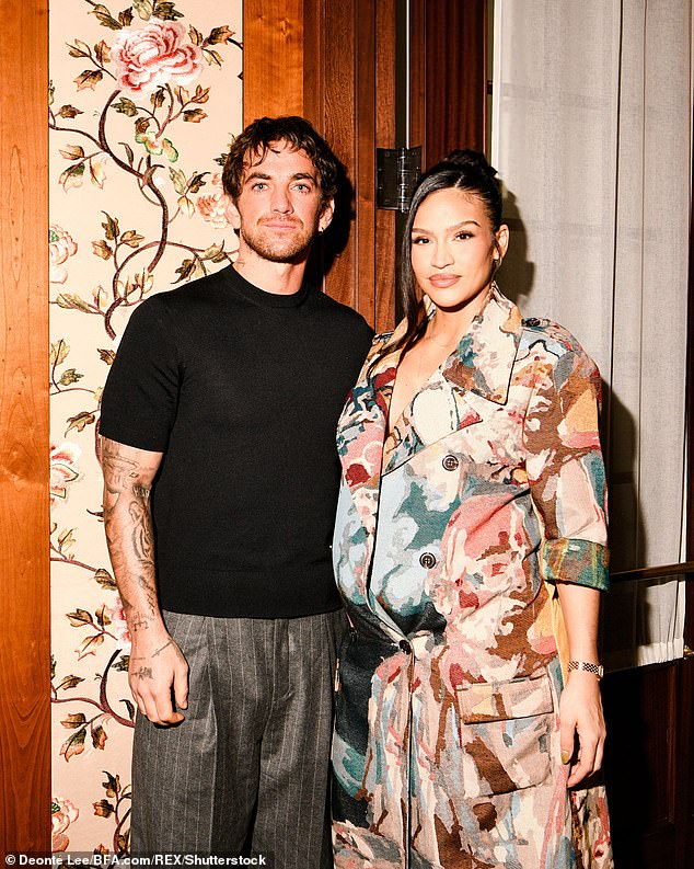 Ventura (38) (na slici s mužem Fine u ožujku) u utorak je prevezen u bolnicu u New Yorku i trenutno je u jedinici za rad i dostavu